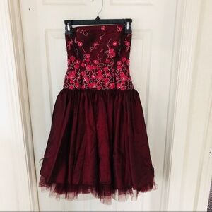 CINDERELLA maroon beaded floral strapless Poofy tooled fit & flare dress size 4